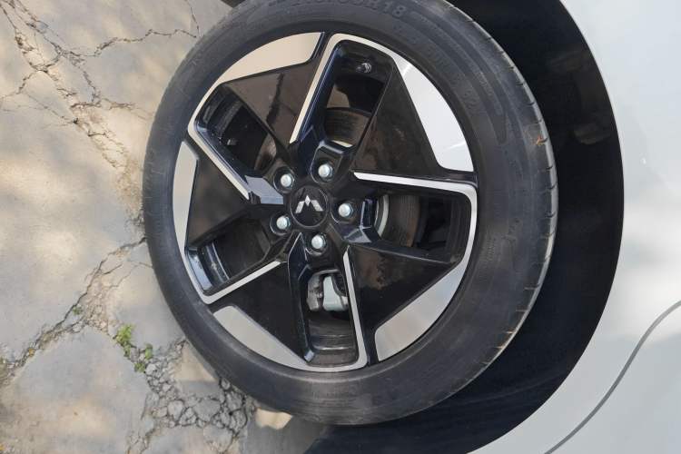 Used Wuling Xingguang 2024 Co-Creation Edition 510 Advanced Model Exterior 5