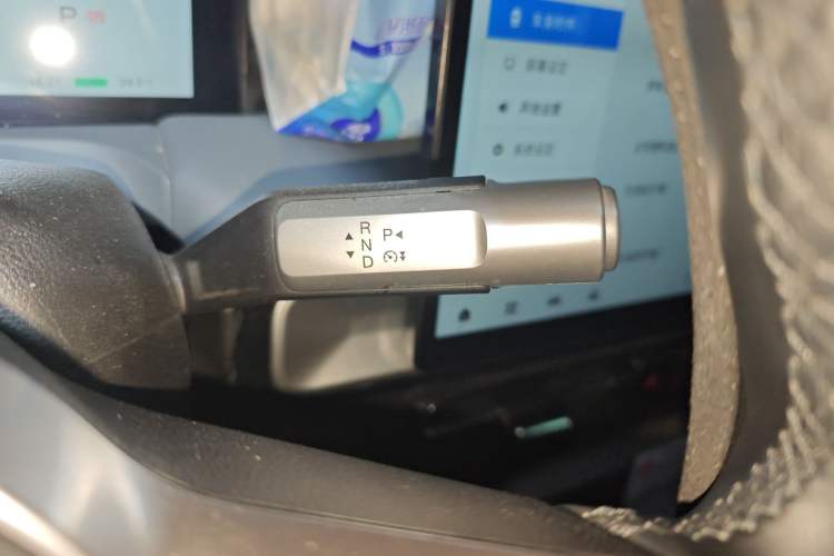 Used AION Y 2023 Plus 510 Smart Edition Gear Lever