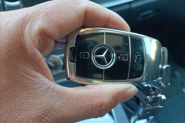 Used Mercedes-Benz E-Class 2018 E 300 L Sporty and Stylish Model
