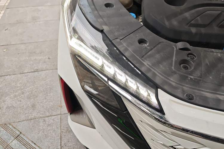 Used CHANGAN OSHAN Z6 2022 Blue Whale 1.5T DCT Smart Edition
