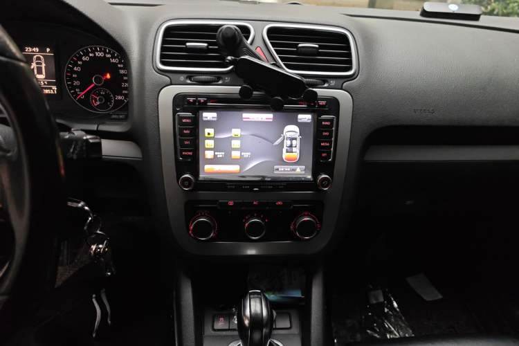 Used Volkswagen Scirocco 2011 1.4 TSI Single-Turbo Fashion Edition Audio And AC Panel