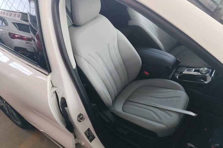 Used Ford Escape 2020 EcoBoost 245 Four-Wheel Drive Luxury Edition
