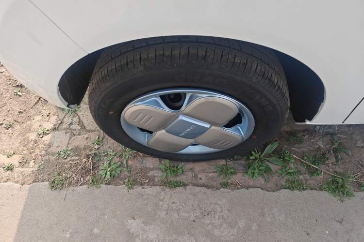 Used Geely Galaxy Panda 2024 Panda Mini 200km Endurance Bear Left Front Wheel Hub