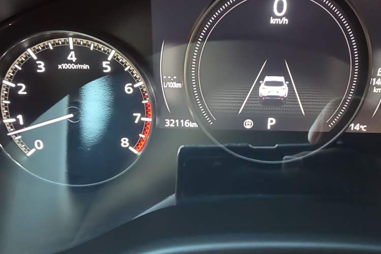 Used Mazda CX-50 2023 2.5L Smart Drive Version Odometer Close Up