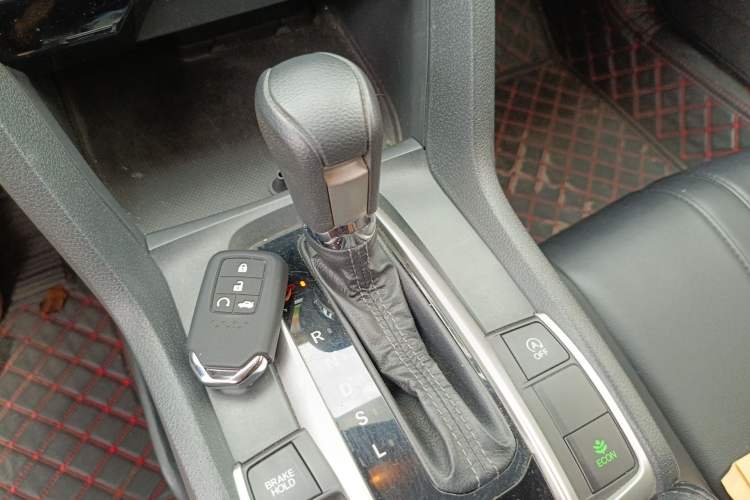 Used Honda Civic 2016 220TURBO CVT Luxury Edition
