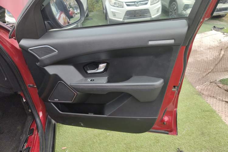Used Land X7 2016 2.0T Panoramic Deluxe Edition
