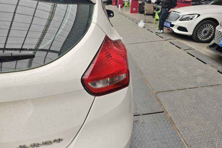 Used Ford Focus 2018 Hatchback Classic 1.6L Manual Comfort Plus SmartDrive Edition
