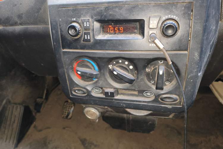 Used Wuling Rongguang 2014 1.2L S Base Model
