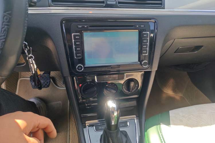 Used Volkswagen Bora 2015 Qihui Edition 1.6L Automatic Fashion Model
