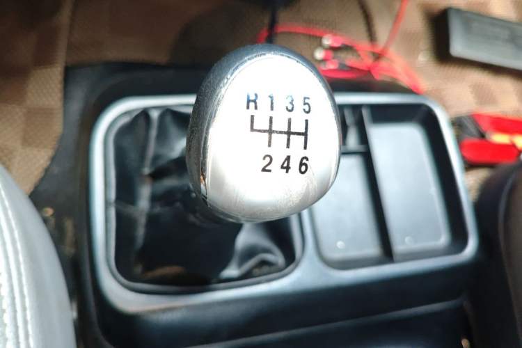 Used JAC Refine 2012 1.9T Shuttle Diesel Comfort Version HFC4DB1-2C