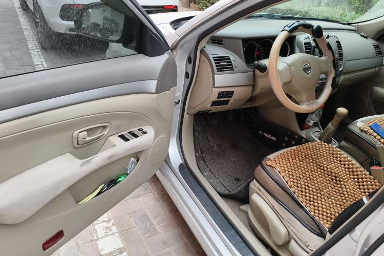 Used Nissan Sylphy 2012 Classic 1.6XE Manual Comfort Edition Driver Seat