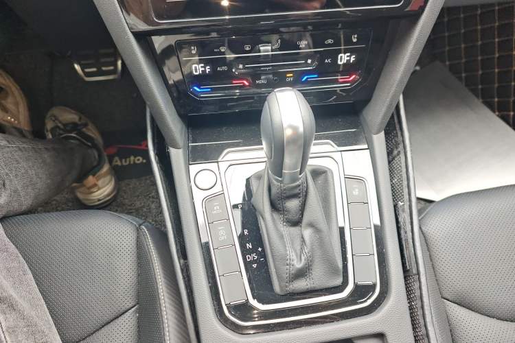 Used Volkswagen FAW-Volkswagen CC 2020 330TSI Glamour Edition China VI Standard Gear Lever