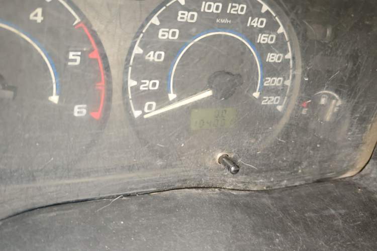 Used JMC Transit 2017 2.8T Commercial Version Short Wheelbase Mid-Roof 6/7/8-Seater JX493 Odometer Close Up