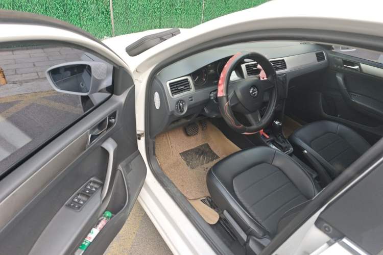 Used Skoda Rapid Spaceback 2016 1.6L Automatic Chuanxing Edition Driver Seat