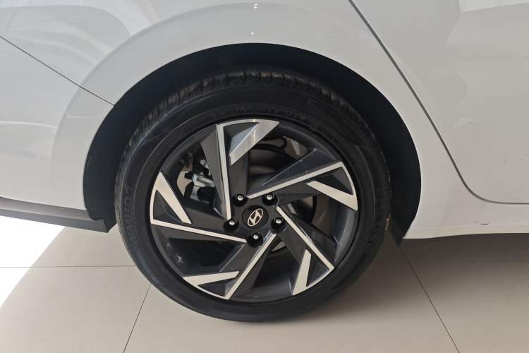 Used Hyundai Elantra 2023 1.5L CVT GLX Elite Edition Exterior 5