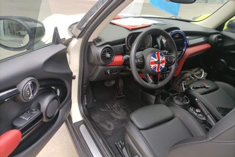 Used MINI MINI 2021 1.5T COOPER Classic Edition