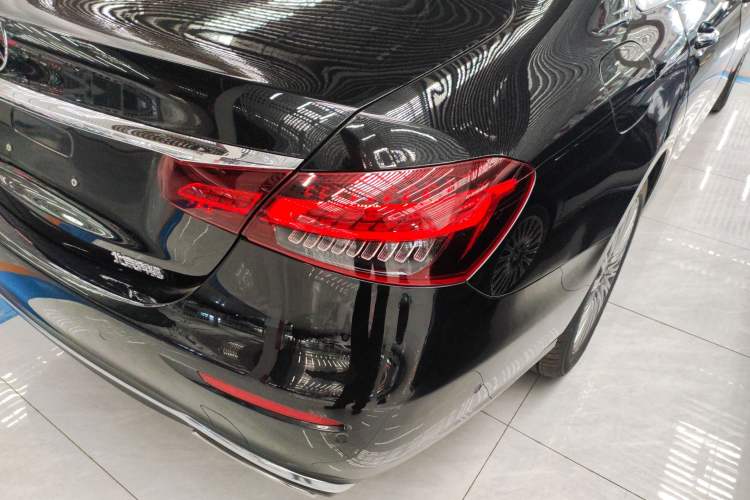 Used Mercedes-Benz E-Class 2022 Second Facelift E 300 L Fashion Edition
