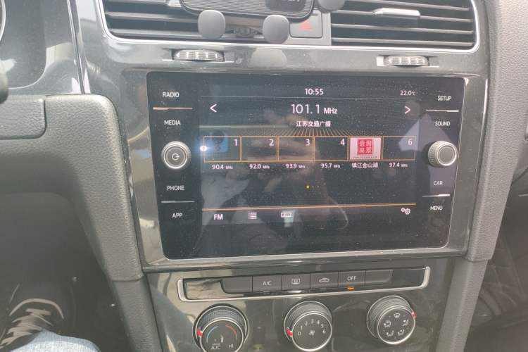 Used Volkswagen Golf 2019 1.8TSI Travel Edition Audio And AC Panel