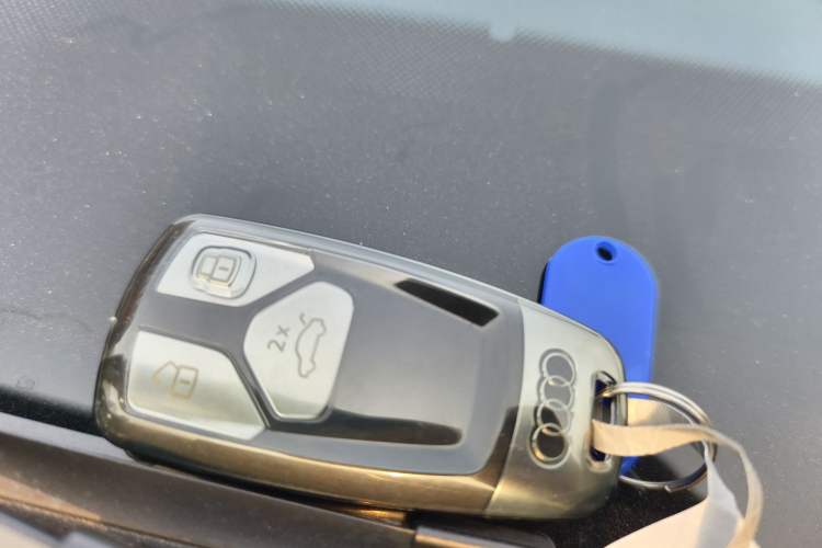 Used Audi A4 2023 Avant 40 TFSI Fashionable and Dynamic Model Vehicle Key