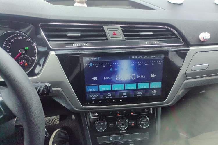 Used Volkswagen Touran 2016 Volkswagen Touran L 280TSI DSG Comfort Edition Audio And AC Panel