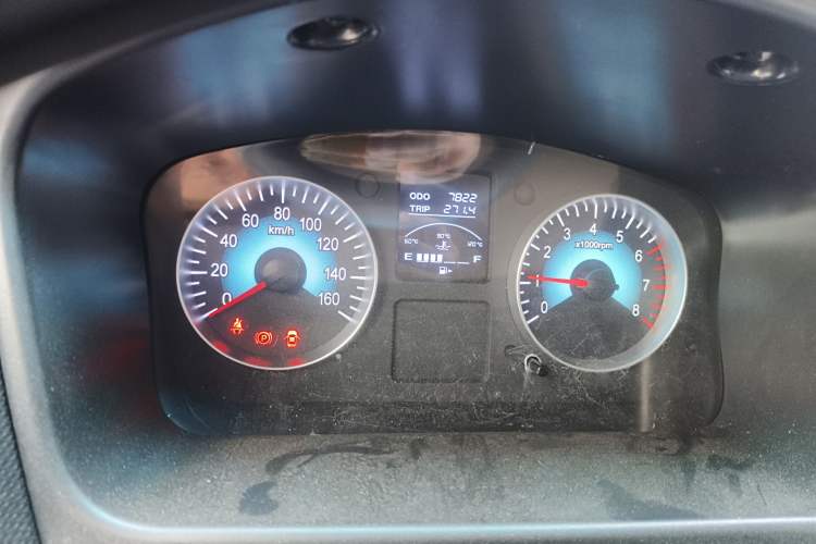 Used Jinbei Hiace X30 2024 1.5L Wealthy-Style Passenger Van 5/6/7 Seater with Front-Mounted Air Conditioning Instrument Cluster