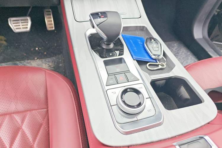 Used JETOUR X70 PLUS 2023 1.6T DCT Stronger 5-Seater