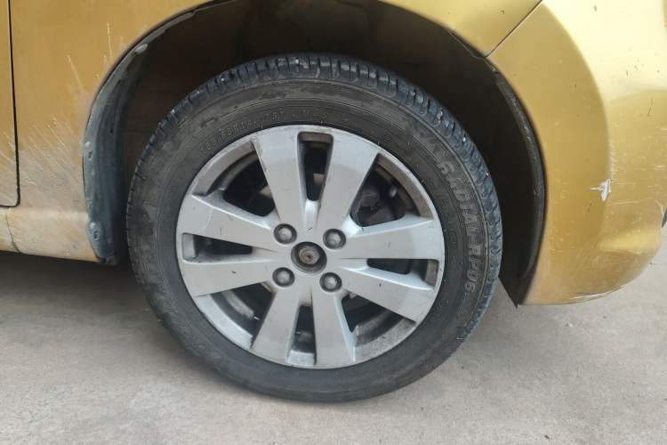 Used Suzuki Alto 2010 1.0L Automatic Cool Edition Right Front Wheel Hub