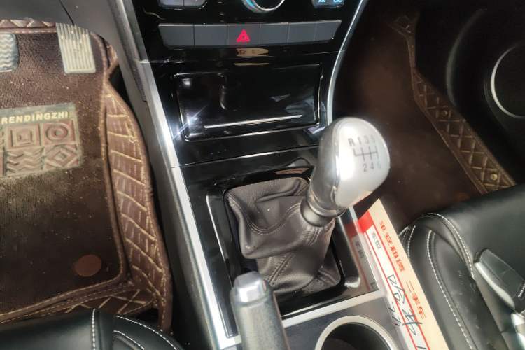 Used Haval H2 2017 Red-Label 1.5T Manual Two-Wheel Drive Comfort Model
