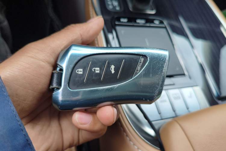 Used Lexus LS 2018 500h Premier Edition China V Standard Vehicle Key