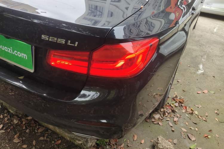 Used BMW 5 Series 2018 525Li M Sport Package Right Rear Taillight