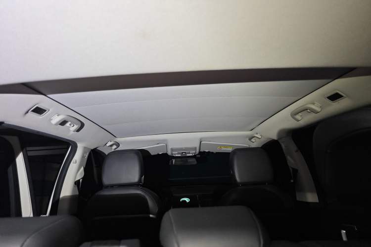 Used Land Rover Discovery Sport 2019 240 PS SE Version China V Standard Headliner