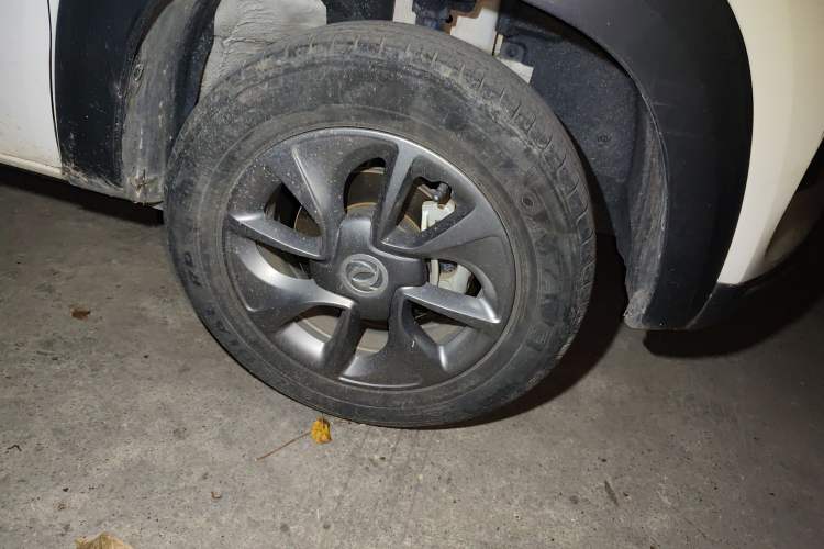 Used Dongfeng NAMMI BOX 2022 Chasing Wind Edition 331KM Advanced Model Right Front Wheel Hub