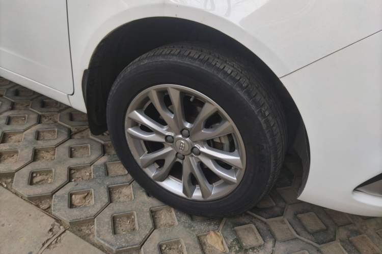 Used Geely Auto Vision 2019 Upgraded Model 1.5L Manual Luxury Version China VI Standard