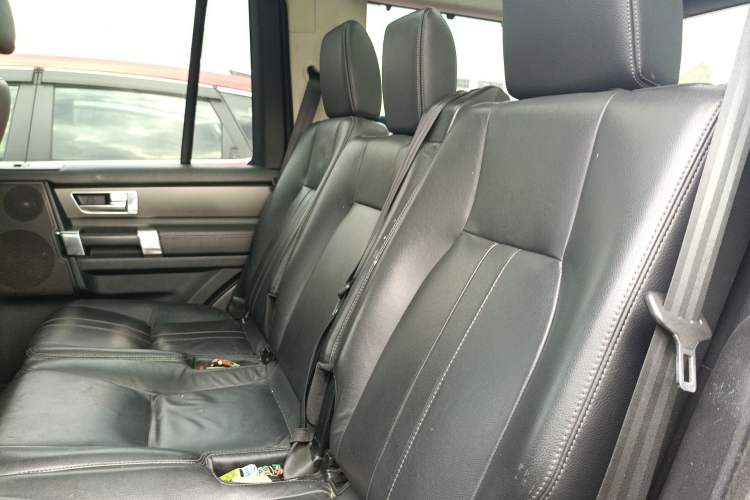 Used Land Rover Discovery 2013 3.0 SDV6 HSE Diesel Edition Left Rear Seat