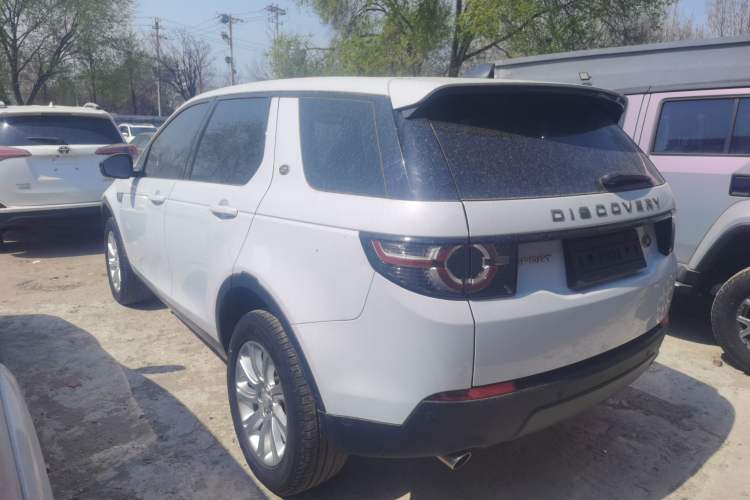 Used Land Rover Discovery Sport 2018 240 PS PURE Edition Rear Left 45 Deg