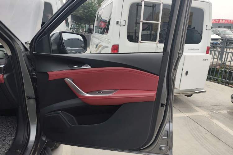 Used SAIC MAXUS Xingji 2023 Starry R 2.0T Automatic Diesel 4x4 Luxury Edition Long-Box Model