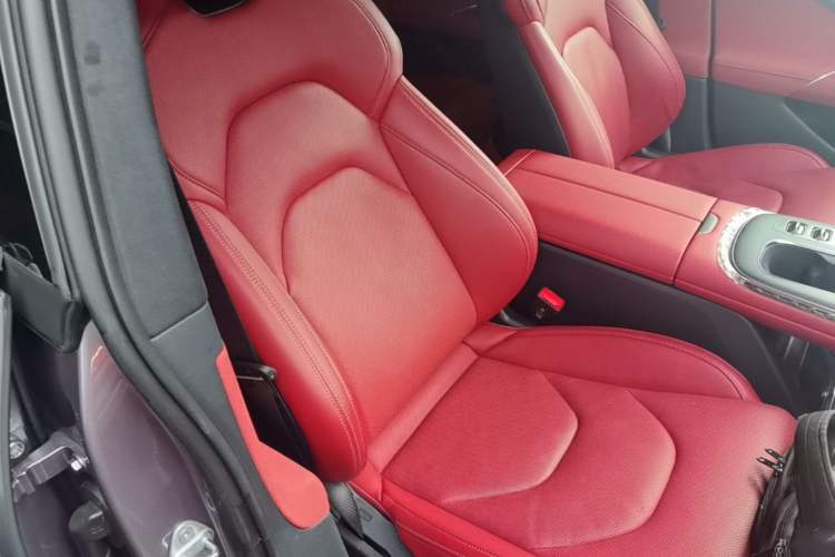 Used Xiaomi Auto SU7 2024 Four-Wheel Drive Ultra-Long Range Advanced Intelligent Driving Max Edition