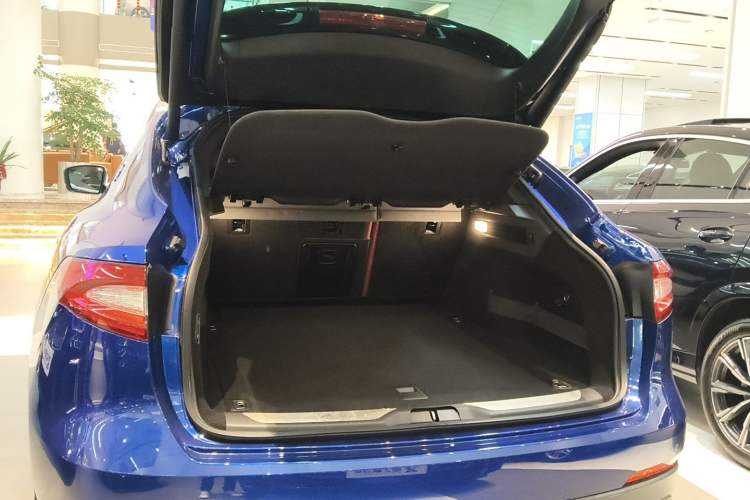 Used Maserati Levante 2019 3.0T Standard Version China VI Trunk