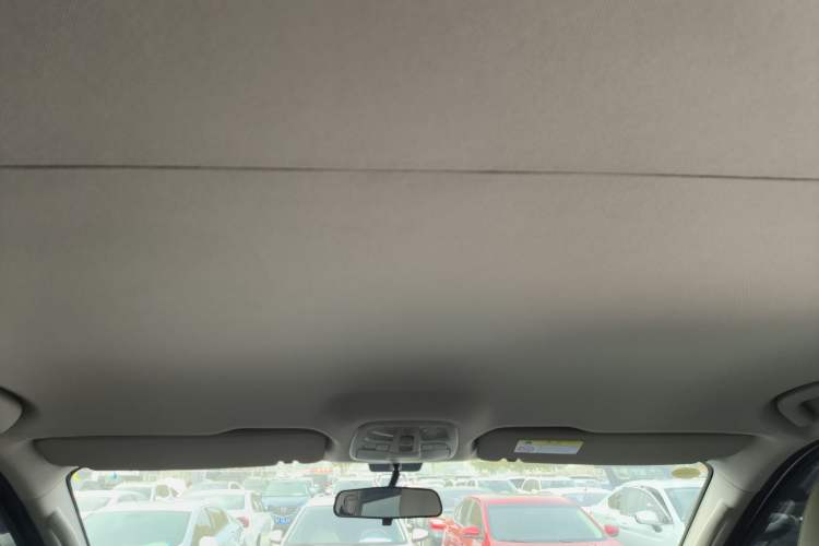 Used SAIC MAXUS G10 2021 2.0T Automatic Elite Edition Gasoline 7-Seater Headliner