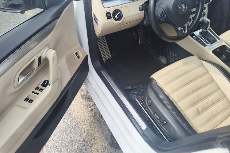 Used Volkswagen FAW-Volkswagen CC 2015 1.8TSI Prestige Model
