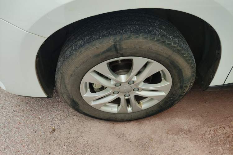 Used Haval M6 2019 1.5T DCT Two-Wheel Drive Elite Version China VI Standard Left Front Wheel Hub