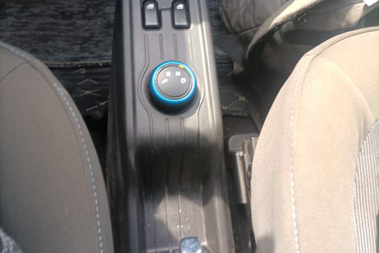 Used Wuling Hongguang MINIEV 2020 Enjoy Edition Lithium-Ion Battery Gear Lever