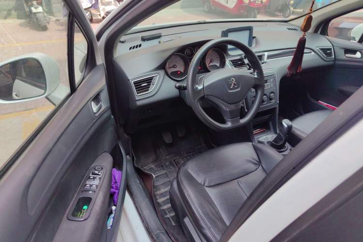 Used Peugeot 308 2014 Enjoy Edition Classic 1.6L Manual YouShang Model Driver Seat