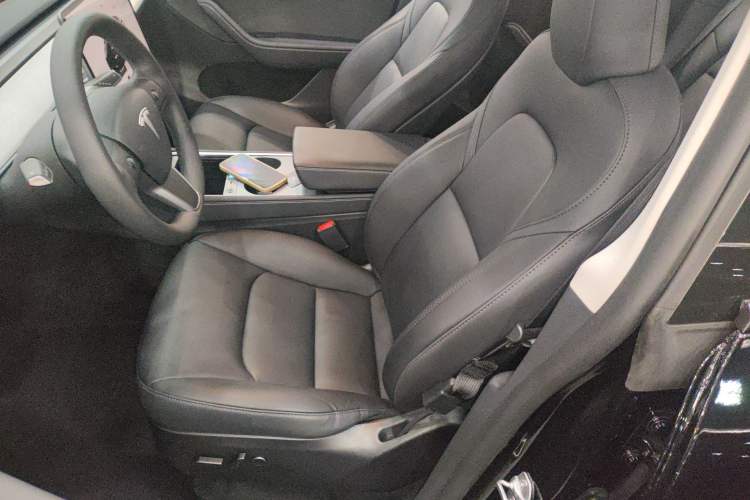 Used Tesla Model Y 2023 Long-Range All-Wheel-Drive Version