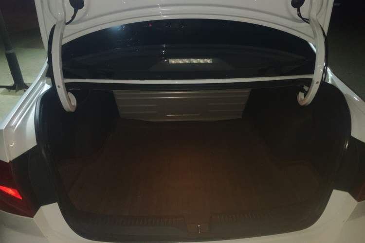 Used Volkswagen Jetta 2019 Dream Edition 1.4L Manual Fashion Version Trunk