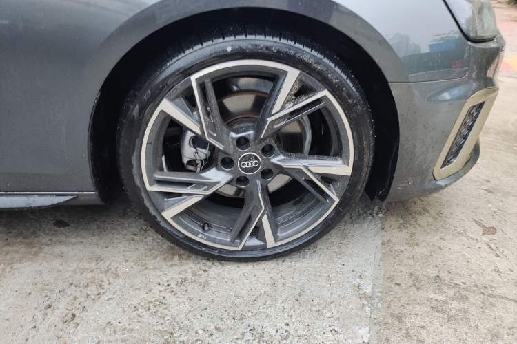 Used Audi A4L 2025 2 Million Units Enjoyment Version 40 TFSI Stylish and Dynamic Type
