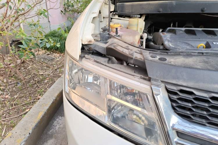 Used Dodge Journey 2013 2.4L Two-Wheel Drive Luxury Version