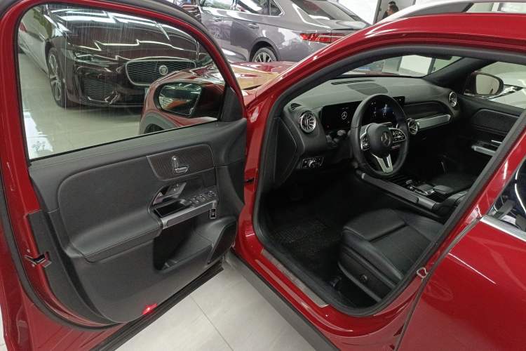 Used Mercedes-Benz GLB 2020 Updated GLB 200 Dynamic Edition Driver Seat