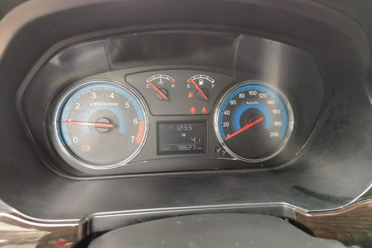 Used Dongfeng Fengon 370 2016 1.5L Manual Elite Travel Edition 7 Seats
