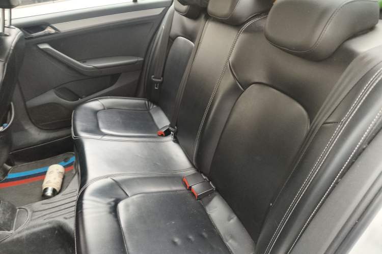 Used Volkswagen Jetta 2019 Dream Edition 1.5L Automatic Comfort Version Interior 4